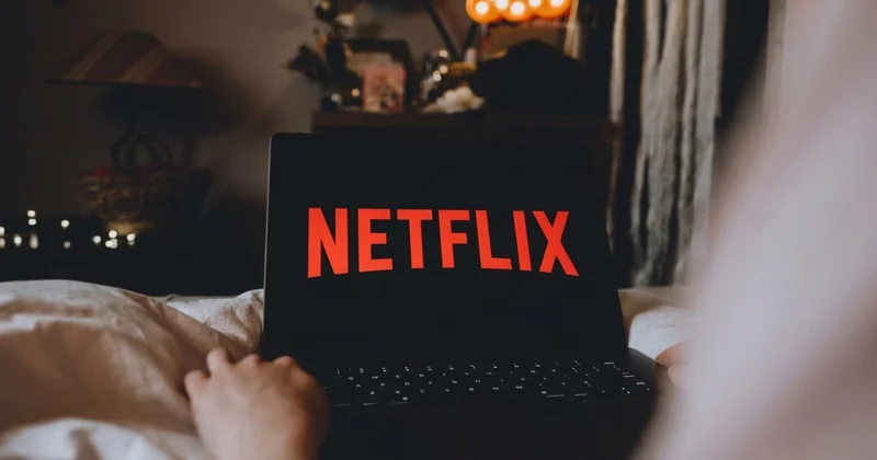 “Netflix”də KÜTLƏVİ İXTİSAR: 1 000 nəfər işini itirəcək