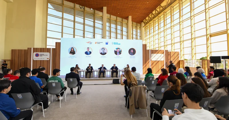 “Qarabağda gənclər üçün yeni imkanlar və inkişaf perspektivləri” panel görüşü