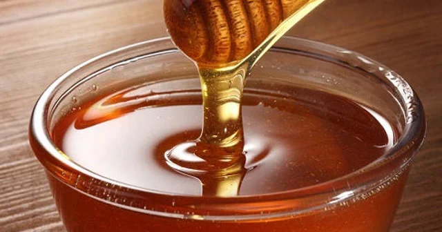 Bal antibiotiklərdən güclü çıxdı Öskürək, boğaz ağrısında istifadə edin