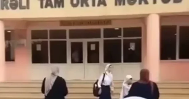 “Azyaşlı uşaqların dini şüuru və dünyagörüşü...” Hicab mübahisəsi kimlərə sərf edir?
