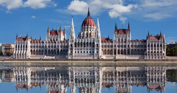 Венгрия отменила часть ограничений прав ЛГБТ, введенных при Орбане