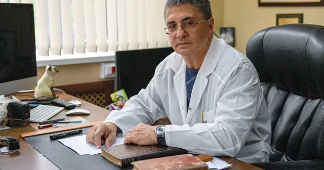 Tanınmış həkimdən XƏBƏRDARLIQ: Ağızdakı bu dad xərçəngin əlaməti ola bilər