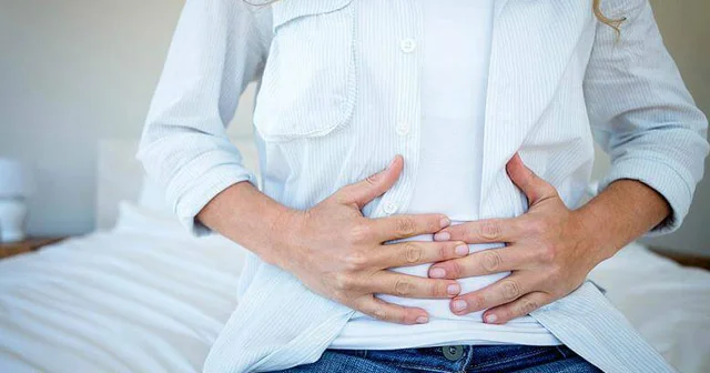 Qarında qurultu: aclıqdan, yoxsa xəstəlikdən? Hansı halda həkimə getməli