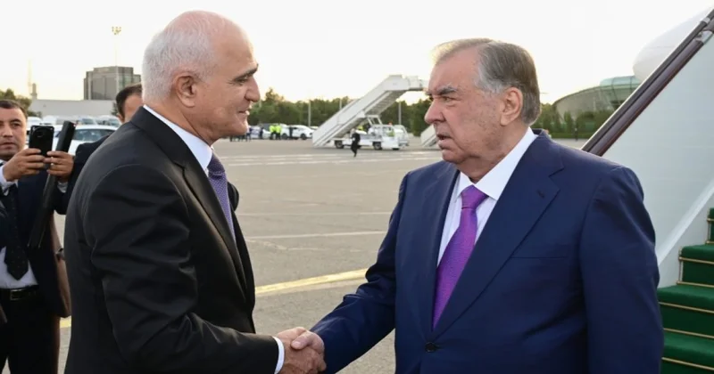 Emoməli Rəhmon Azərbaycana səfərə gəlib