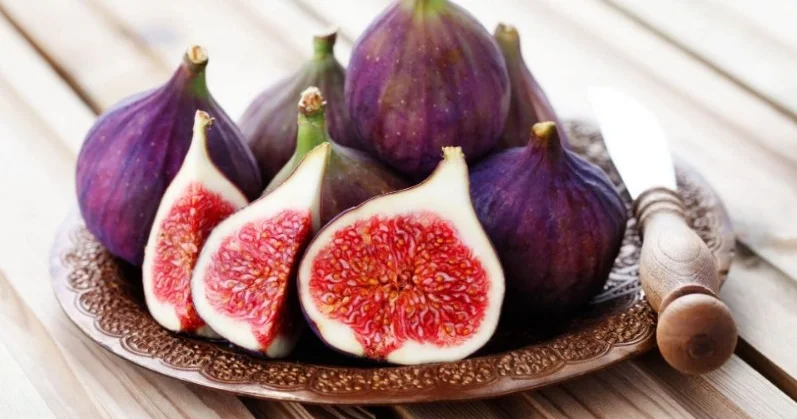 Qan şəkərini tənzimləyir, immuniteti gücləndirir QARA ƏNCİRİN FAYDALARI