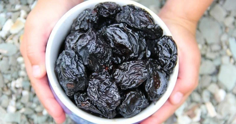 Bənövşəyi rəngli meyvənin minbir faydası