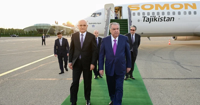 Президент Таджикистана прибыл в Баку для встречи лидеров Азии Minval Politika