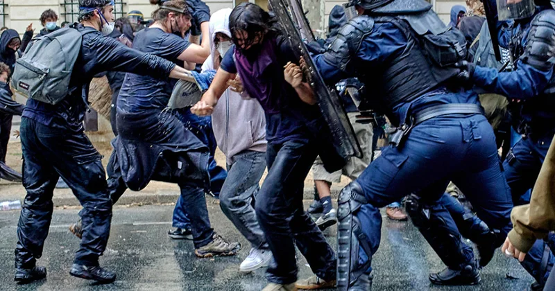 Fransada təhsil böhranı: 200 dən çox lisey bağlanıb, minlərlə saxlanılan var