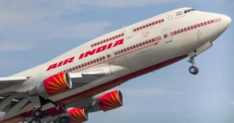 Лайнер Air India совершил экстренную посадку после поступления сигнала о захвате