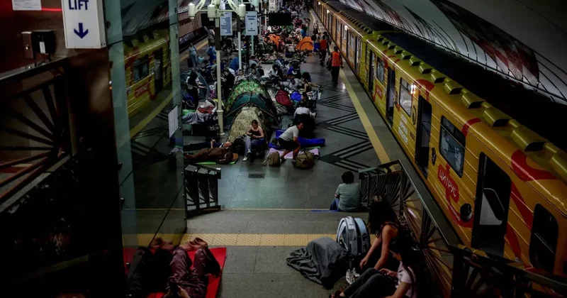 В Киеве остановилось метро