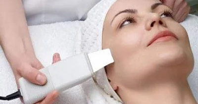 Dərinin kosmetik salonda təmizlənmə üsulları