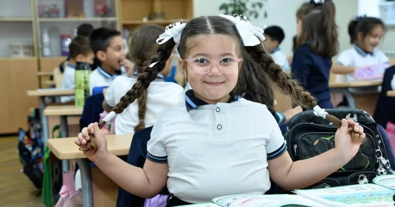 Orta məktəblərdə geyim qaydalarına dəstək üçün “Məktəblim” kampaniyası BAŞLADI