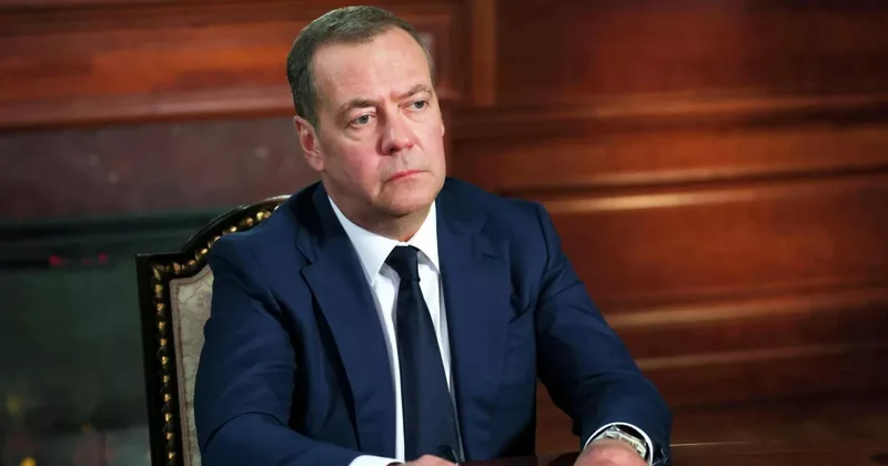 Медведев: Зелёная вошь возмущена отсутствием разведданных