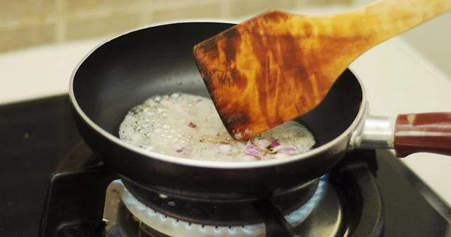Belə qazan və tavaları dərhal atın! Ölümcül təhlükə