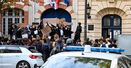 Во Франции на фоне протестов школьников закрыли почти 200 учебных заведений