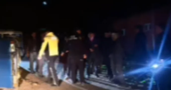 Sərxoş sürücü qəza TÖRƏTDİ: Həyat yoldaşı öldü, 12 yaşlı oğlu yaralandı VİDEO