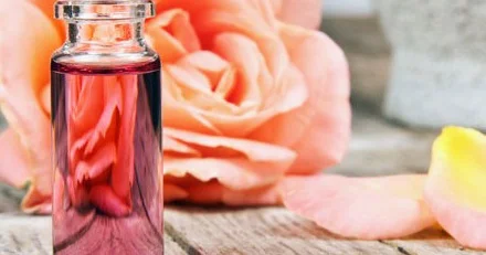 Qızılgül suyu təbii antidepressant və antiseptik