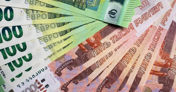 Avro və rubl bahalaşdı, dollar isə... YENİ MƏZƏNNƏ