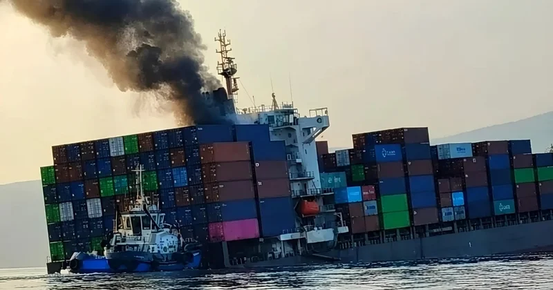 Reuters : Hörmüz boğazı yaxınlığında vurulan yük gəmisi batıb