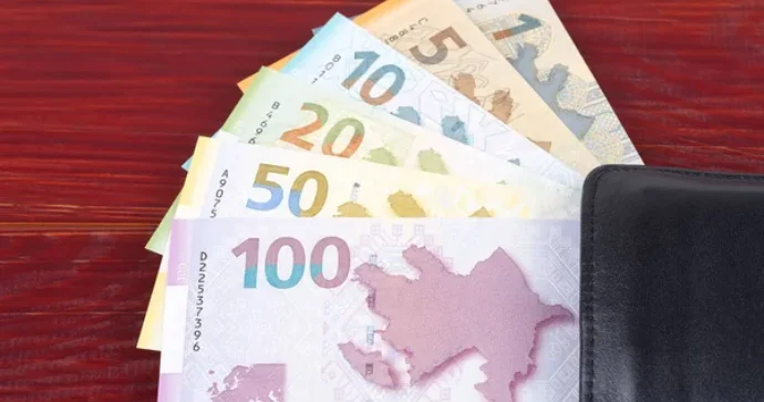 Təcili kredit axtarışında müraciət prosesi və xərclər birlikdə qiymətləndirilir