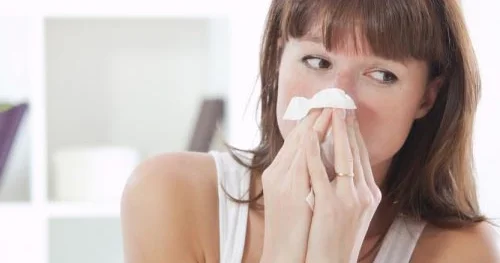 Allergiya yoxsa soyuqdəymə? Necə ayırd edək?