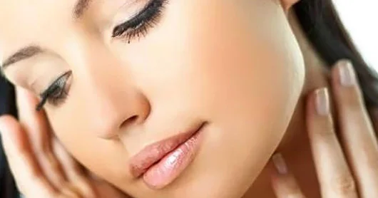 Üzü daha cavan etmək üçün SADƏ VƏ EFFEKTLİ ÜSUL