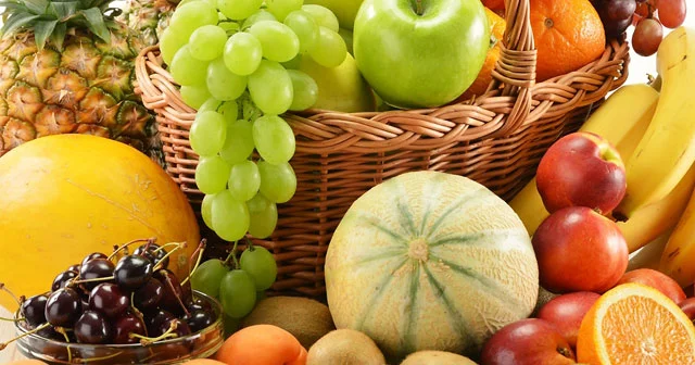 Diabet xəstələrinə meyvə yemək olar? Endokrinoloqun İZAHI