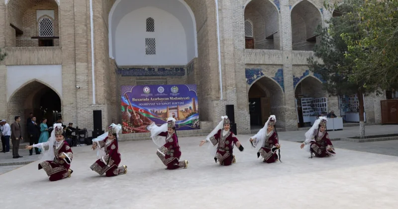 Buxarada qardaşlıq nəğmələri: İki ölkə sənətçilərindən möhtəşəm konsert