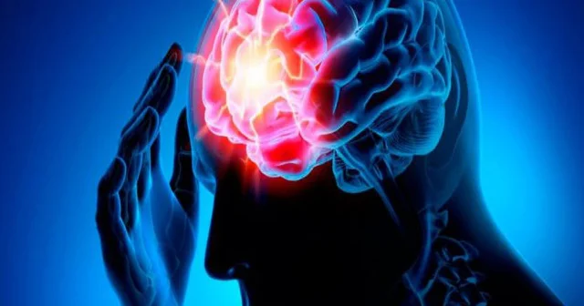 Kiçik işemik insult baş ağrısı formasında keçə bilər... XƏBƏRDARLIQ