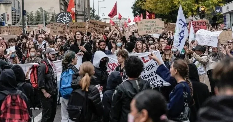 Протесты учащихся во Франции сопровождались беспрецедентным числом задержаний