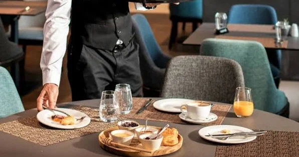 Bakıda kafe müştərisini aldatdı?