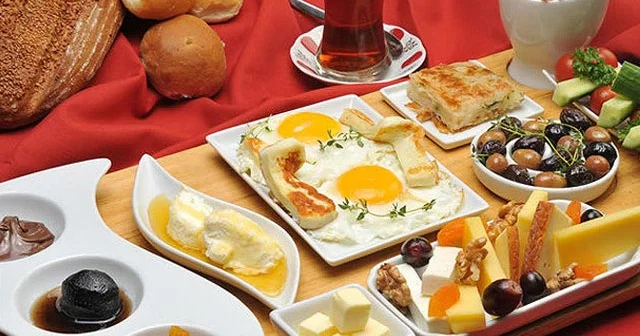 Nə üçün səhər yeməyi bu qədər vacibdir? Diyetoloqun izahı