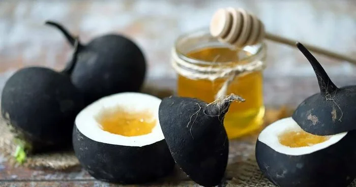 Möcüzəvi qara turp və bal: ÖSKÜRƏYİ ANINDA KƏSİR