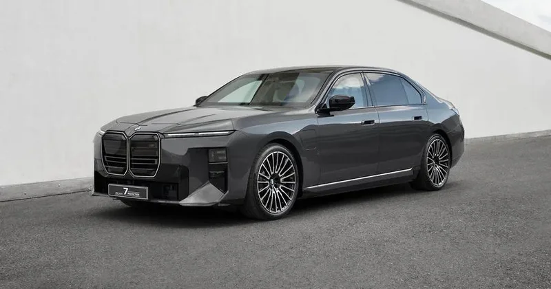 BMW 7 ci seriya zirehli sedanının konseptini təqdim edib