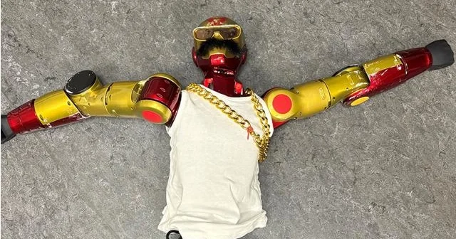 Almaniyada 16 yaşlı qıza qarşı hərəkətlərə görə robot müsadirə edilib