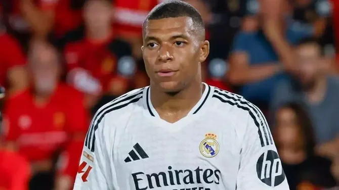 Mbappe əylənərkən paylaşdığı şəkillə azarkeşlərini qorxutdu Xəbər saytı Son xəbərlər və Hadisələr