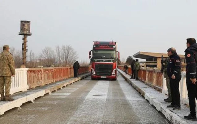 Ermənistanla sərhəddə gizli görüş Nə baş verir? Yeni Sabah