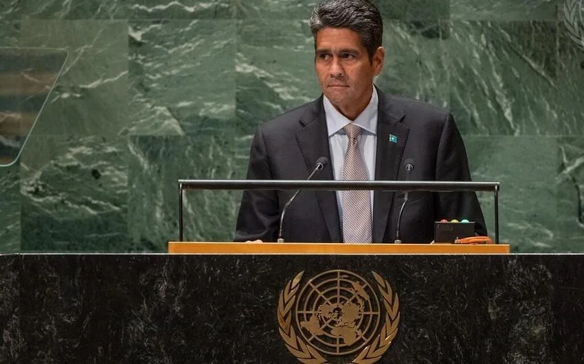 Palau Prezidenti Azərbaycana gəlib