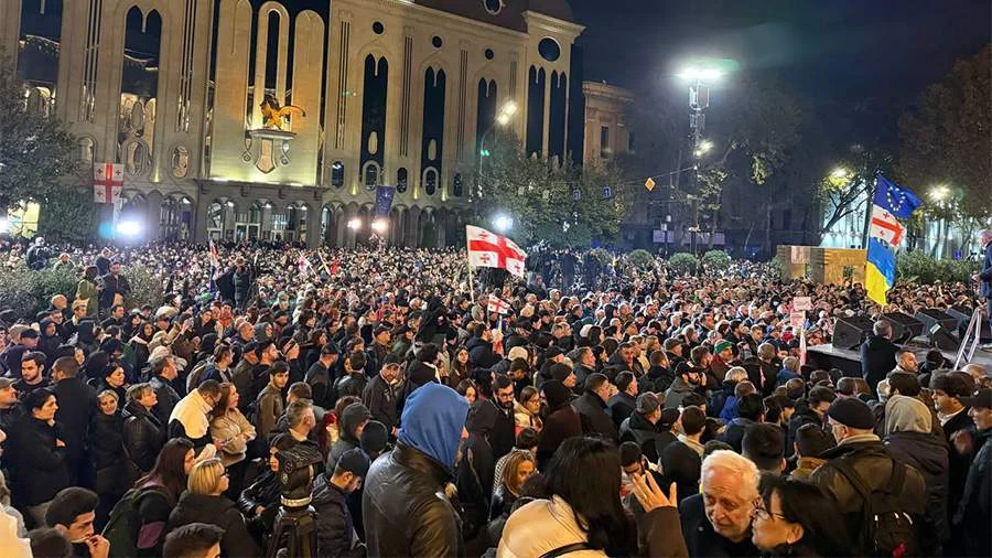 Tbilisinin mərkəzində müxalifət parlament seçkilərinin nəticələrinə qarşı mitinq keçirib