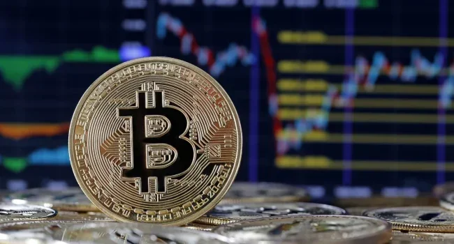 Bitcoin 93 min dolları keçərək növbəti rekorda imza atıb