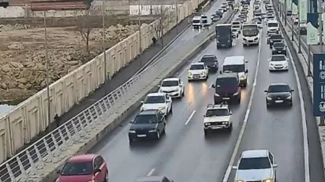 Bakıda tıxac olan yollar SİYAHI