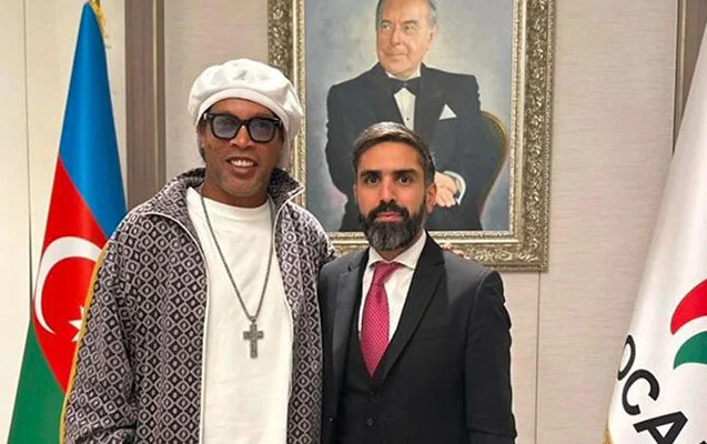 Ronaldinyo Rövşən Nəcəflə görüşdü Foto