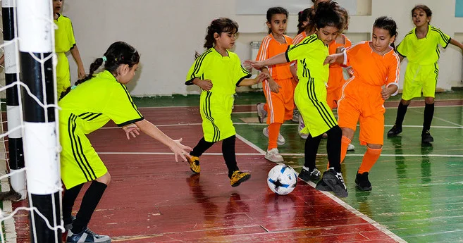 AFFA nın təşkil etdiyi “Məktəbli Qızlar” turnirində növbəti qrup oyunlarına start verildi FOTO