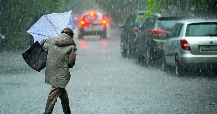 Qar, dolu, yağış Sabahkı havadan özünüzü QORUYUN