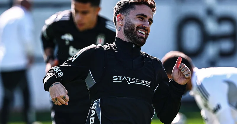 Ulduz futbolçu məşqçi ilə mübahsiə etdi, karyerasını yekunlaşdırır