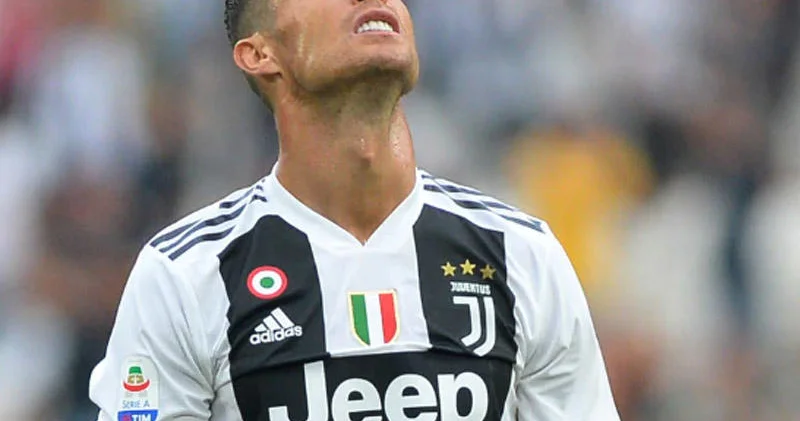 Тренер сборной Португалии объяснил удаление Роналду в матче с Ирландией