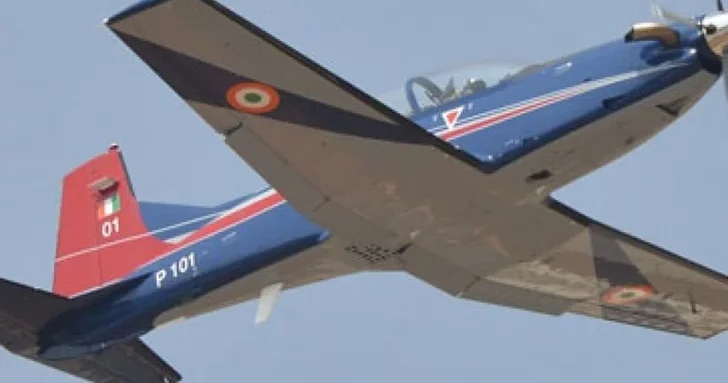 Крушение военного самолета в Индии: летчик успел катапультироваться