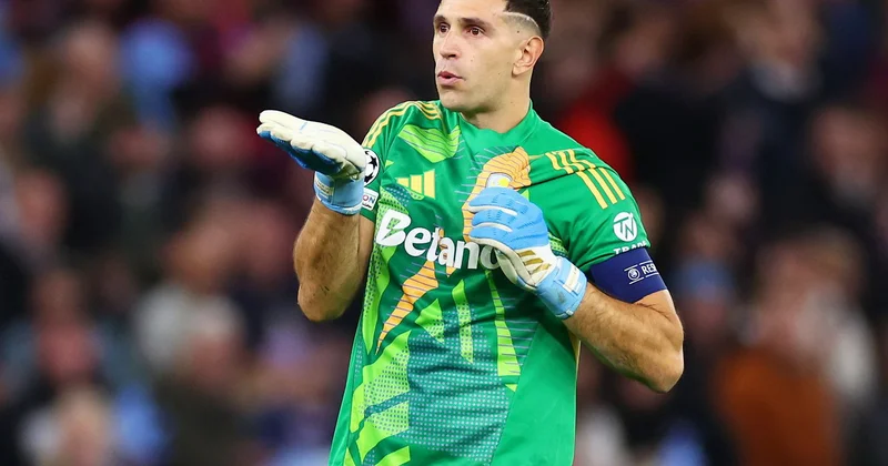 Emiliano Martinez Qattuzoya cavab verdi