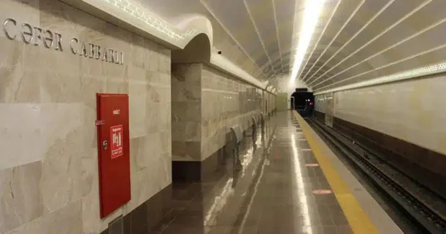 Keçiddə tüstülənmə oldu, metroya giriş çıxış bağlandı