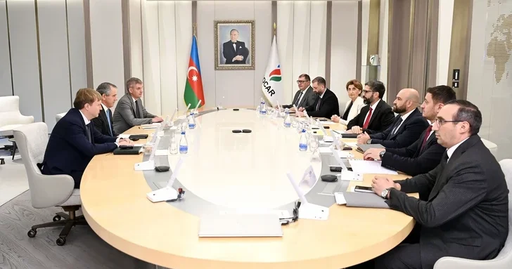 Президент SOCAR провел встречу с председателем DeGolyer and MacNaughton